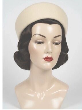 EUC Vintage '50's Kutz Nanette Chapeau Cream Faux Fur Cloche Hat